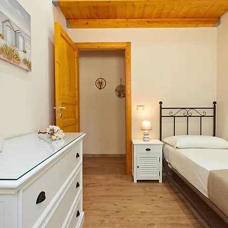 Apartment Il Sussurro Delle Nereidi, Boho-chic A Siracusa